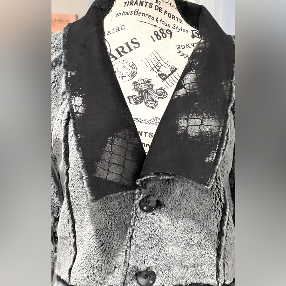 Ubu "Wicked Fur" Reversible Fur Coat Size M With … - image 5